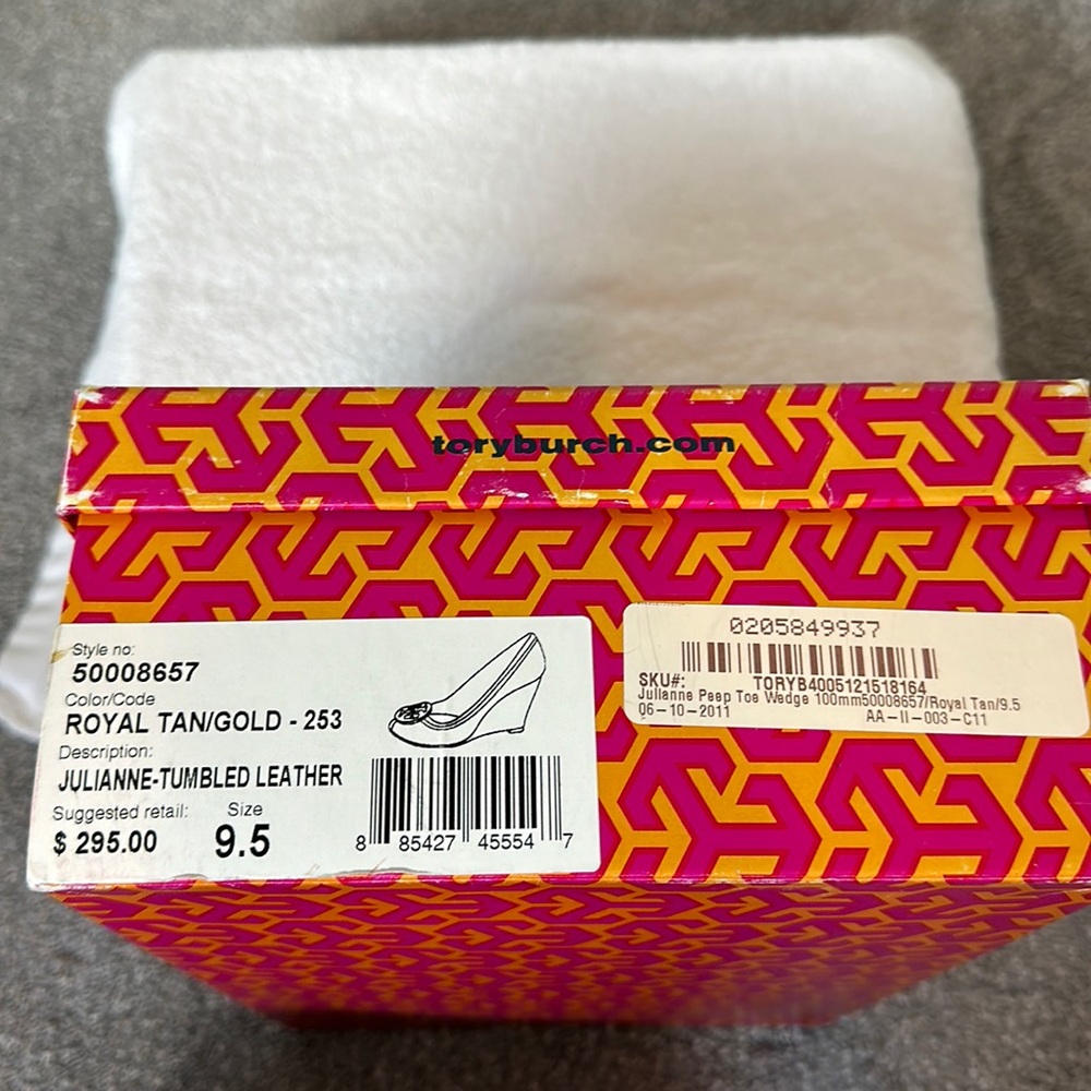 Julianne Peep Toe Wedge in Royal Tan/Gold